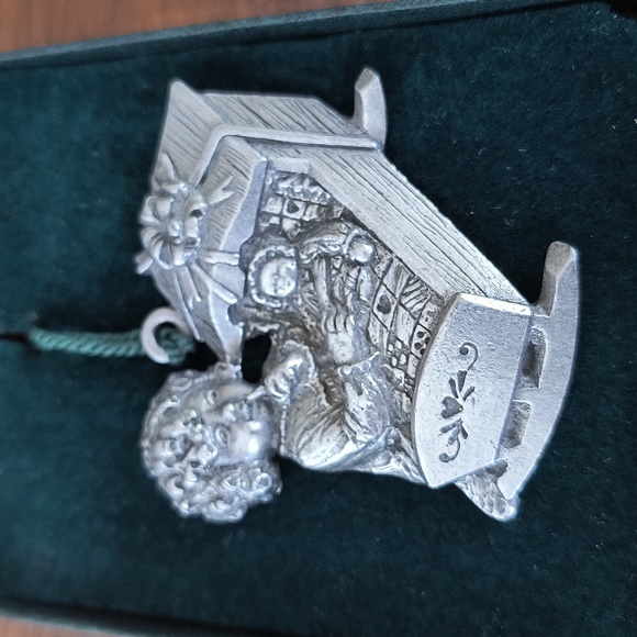 Pewter Port Vintage Girl Ornament - Picture 3 of 12